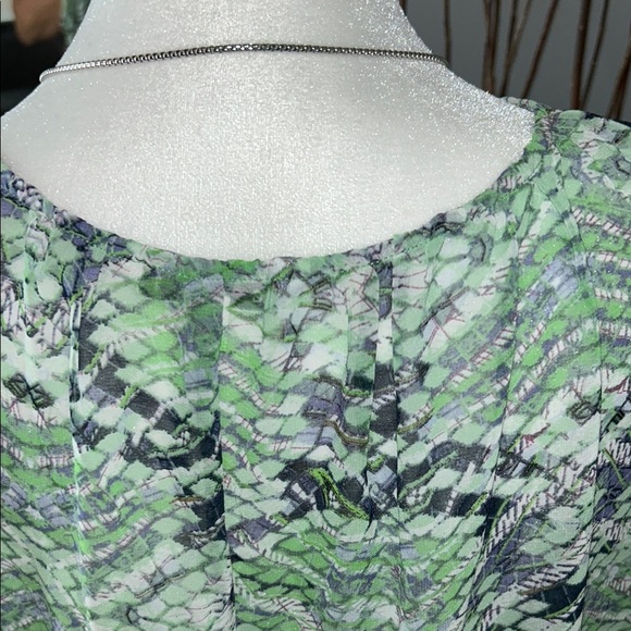 CAbi Green Tie Front 3/4 Sleeve Blouse - Picture 7 of 9